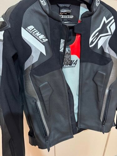 Περισσότερες πληροφορίες για "Alpinestars atem v4"
