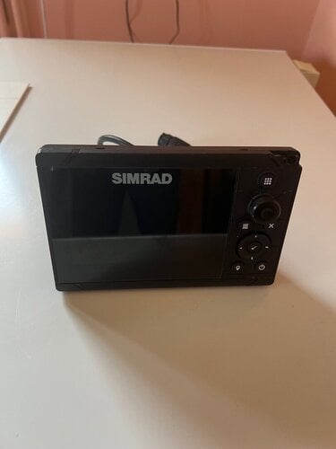 Περισσότερες πληροφορίες για "Simrad Cruise 5 πλοηγός με  αισθητήρα HST-DFSBL 50/200 kHz"