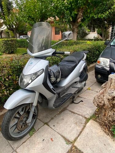 Περισσότερες πληροφορίες για "Piaggio Beverly  2004-250 κβ ."