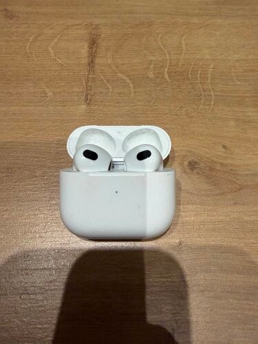 Περισσότερες πληροφορίες για "Apple AirPods Pro with MagSafe Charging Case (Άσπρο)"