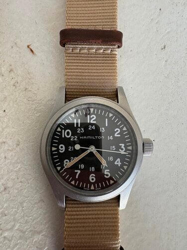 Περισσότερες πληροφορίες για "Hamilton khaki field mechanical 38 mm"