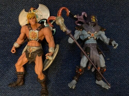Περισσότερες πληροφορίες για "Φιγούρες MOTU Heman Skeletor 2001 σε πακετο ."