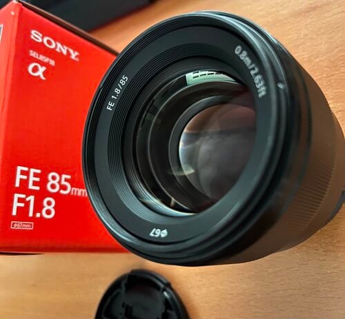 Περισσότερες πληροφορίες για "Sony FE 85mm F1.8"