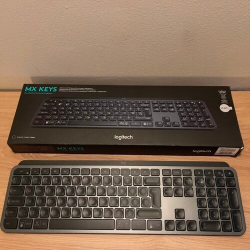 Περισσότερες πληροφορίες για "Logitech mx keys"