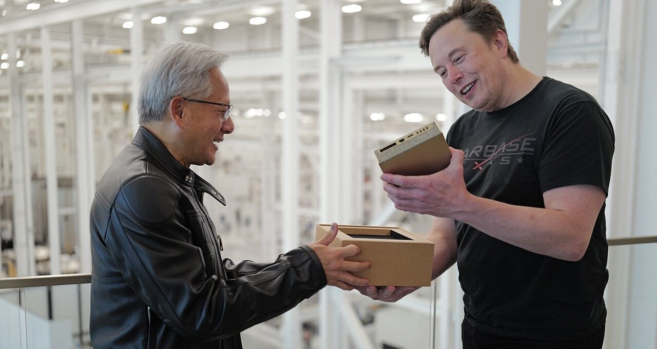 Ο CEO της NVIDIA παρέδωσε προσωπικά το DGX Spark στον Elon Musk