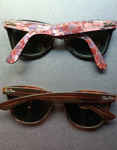 Περισσότερες πληροφορίες για "Γυαλιά Ray Ban Wayfarer & Wayfarer II 30 ευρώ έκαστο."