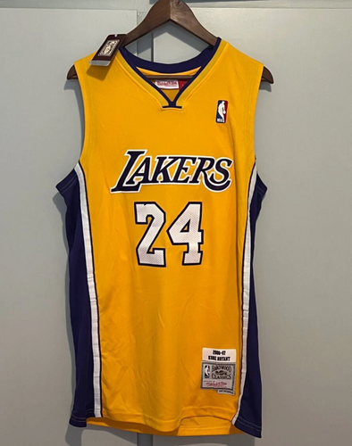 Περισσότερες πληροφορίες για "Φανέλα Real Madrid Mbappe XL Kobe Bryant και Karl Malone Large επίσημη replica"