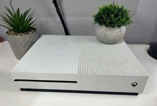 Περισσότερες πληροφορίες για "Xbox One S σε άψογη κατάσταση χωρίς χειριστήριο"