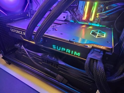 Περισσότερες πληροφορίες για "MSI GeForce RTX 4090 SUPRIM LIQUID X 24G"