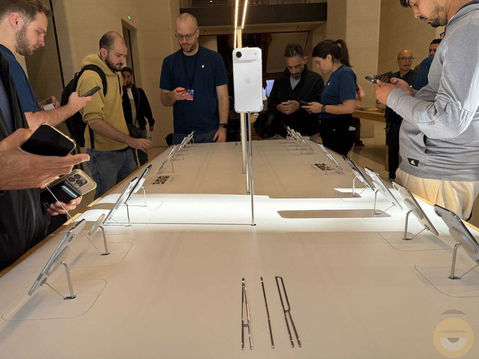 Η Apple μειώνει δραστικά την παραγωγή του iPhone Air
