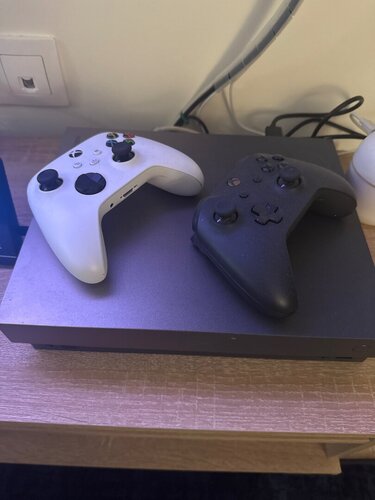 Περισσότερες πληροφορίες για "Microsoft Xbox One X 1TB"