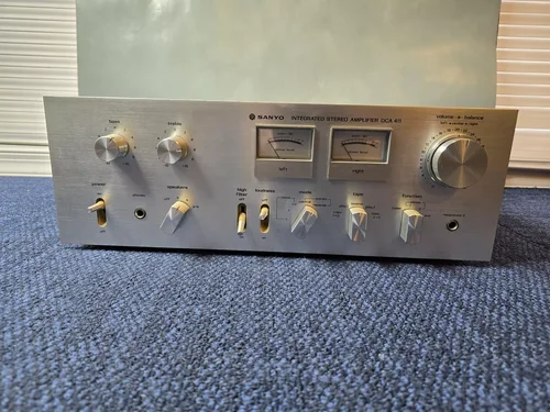 Περισσότερες πληροφορίες για "SANYO DCA 411 INTEGRATED STEREO AMPLIFIER GOLDEN AGE 1978"
