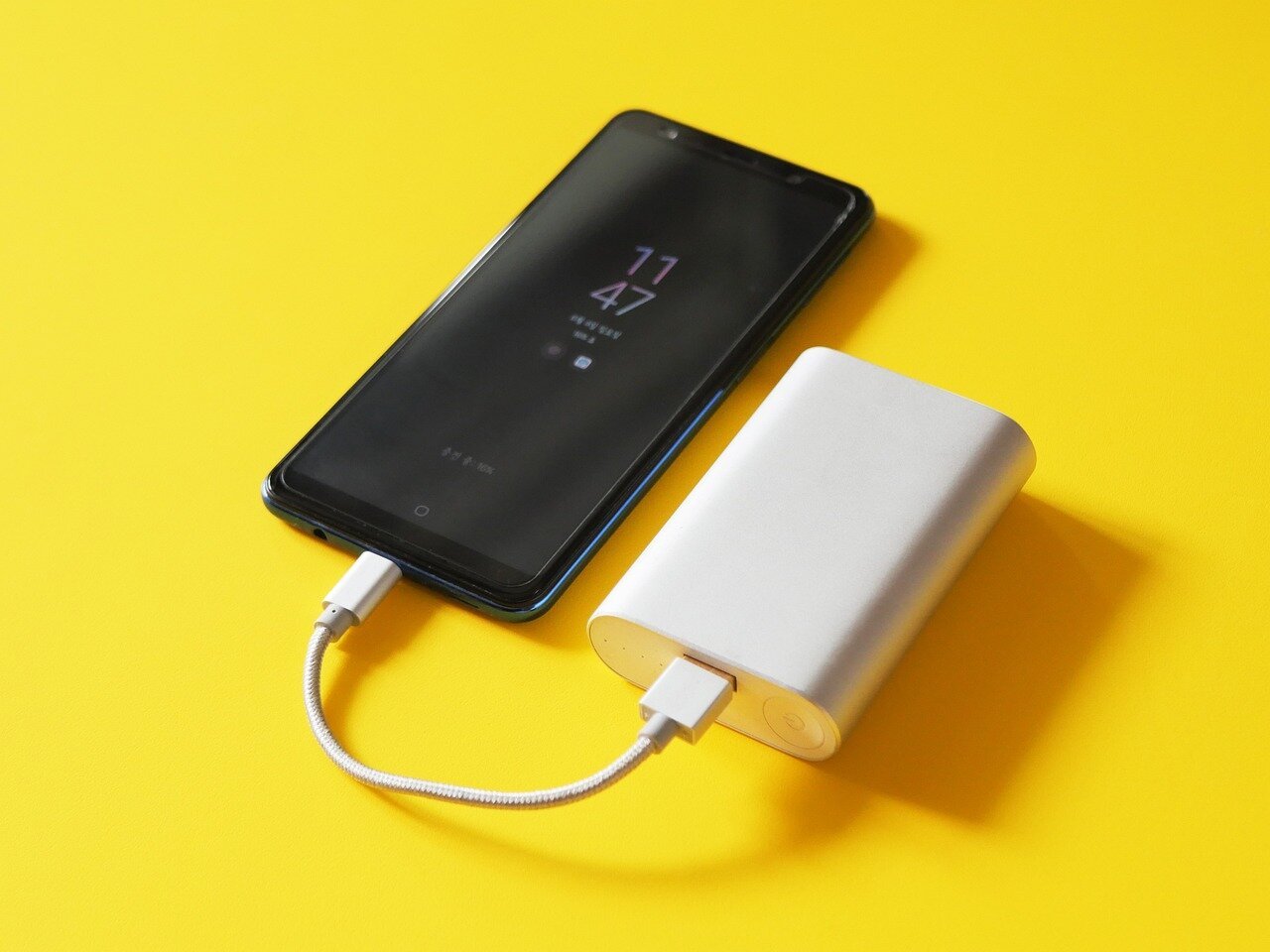 Αυστηρότεροι κανονισμοί για τα power banks στις πτήσεις από αεροπορικές εταιρείες