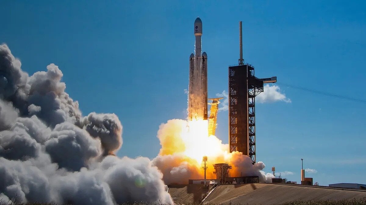 Απόρρητοι δορυφόροι της SpaceX εντοπίστηκαν να χρησιμοποιούν λάθος συχνότητες