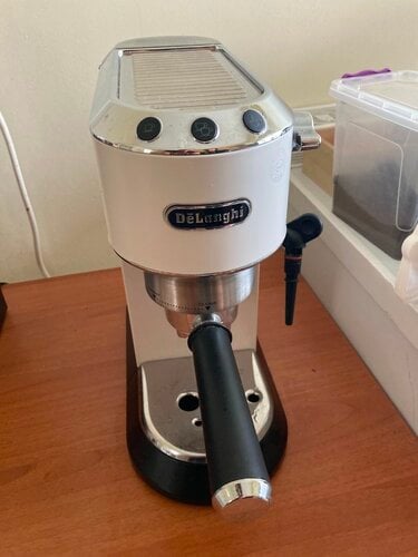 Περισσότερες πληροφορίες για "De'Longhi Dedica Pump Μηχανή Espresso 1300W Πίεσης 15bar Λευκή"